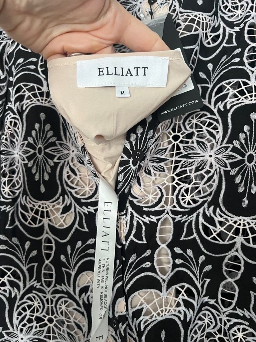 Elliatt Blk/wht eyelet Jolie long sleeve mini dress w slip NWT SZ M - Picture 6 of 8